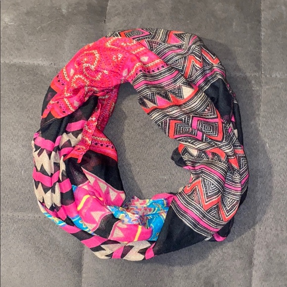 Accessories - 2/$5 Cloth scarf